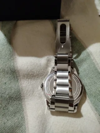 Reloj Lotus Negro y Plateado