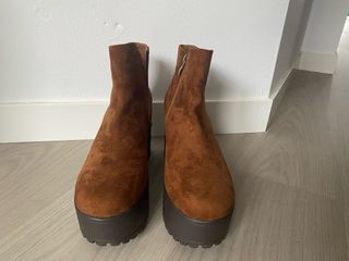 Botines de tacón marrones