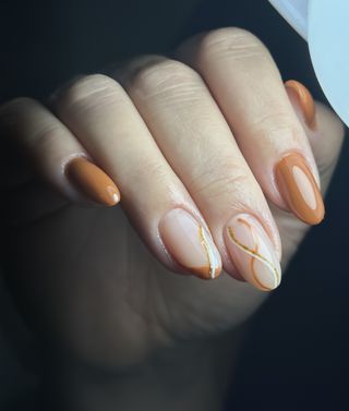 UÑAS SEMIPERMANENTE