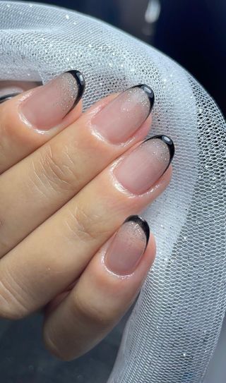 UÑAS SEMIPERMANENTE