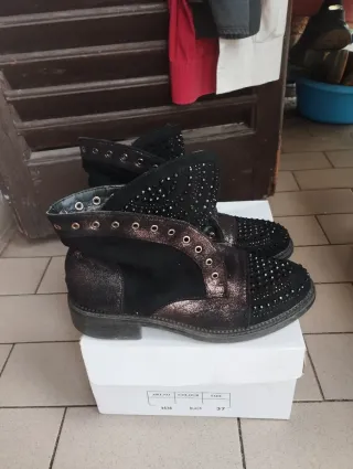 Stivaletti donna n.39 neri e oro