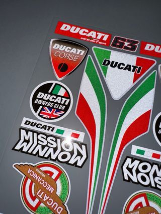 PACK VINILOS DUCATI MOTO CARENADO MOTO CASCO