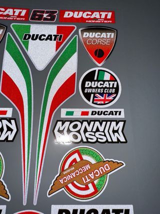 PACK VINILOS DUCATI MOTO CARENADO MOTO CASCO