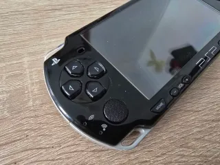 PSP 2004 Negra + Juego Final Armada