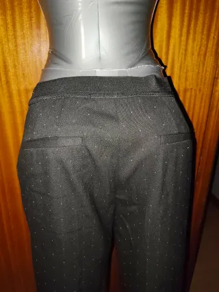 Pantalones formal negro con detalles plateado ZARA