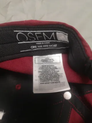 Gorra Adidas Burdeos