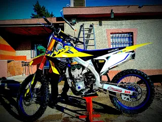 Suzuki RM-Z 450 Moto Cross