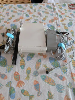 Nintendo Wii U Premium Mario Kart 8 +  Wii blanca