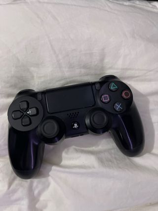 PlayStation 4 (500 Gb) Negra + Mando y Juego