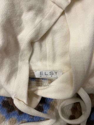 Maglione con cappuccio e frange