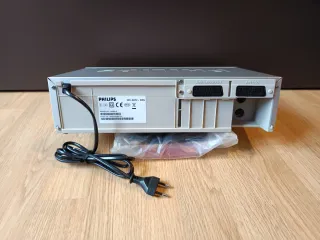 Vídeo VHS Philips HiFi Stereo VR550 Nuevo