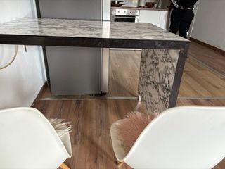 Mesa estilo americano mármol y madera