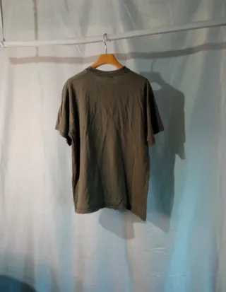 Camiseta estampada hombre verde oliva