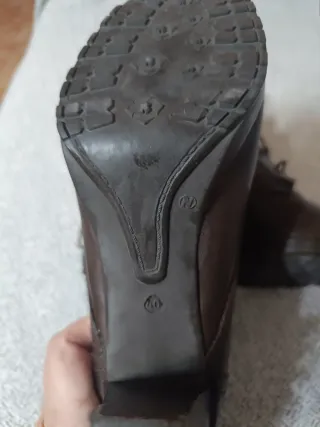 Botines de cordones marrones, altura del tacón 8cm