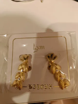 Pendientes dorados LXM