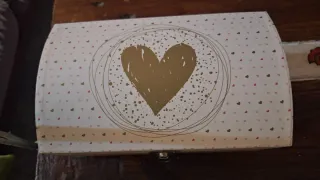 Joyero rosa con espejo