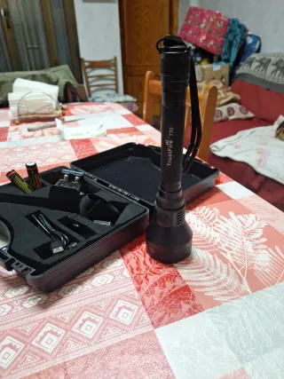 Linterna potente esperas jabalí sin estrenar