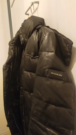 Plumífero Negro Piel Sintética