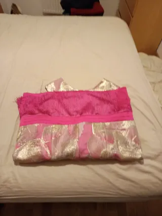 Vestido fiesta corto rosa fucsia  flecos. T46/48