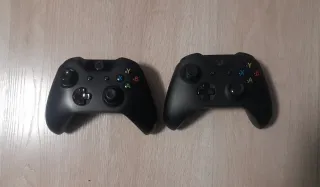 Console Xbox One nera + 2 controller + cuffie