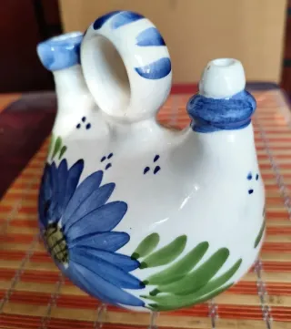 Botijo de cerámica pintado a mano