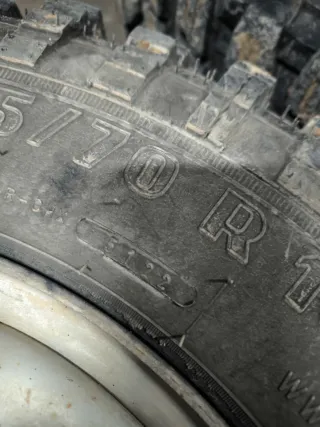 4 Ruedas 235/70R16