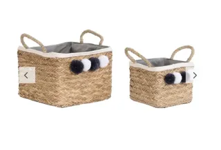 Cestas de mimbre con pompones