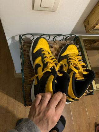 Nike Air Jordan 1 Mid Reverse Yellow Toe