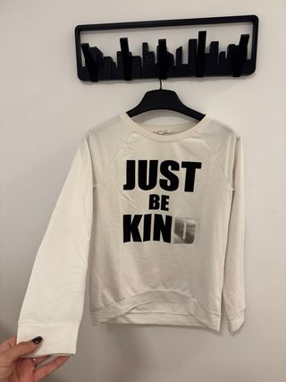 Sudadera Just Be Kind blanca H&M