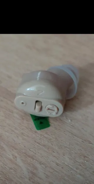 Amplificador de sonido para oído