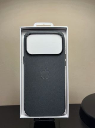 Funda iPhone 17 Pro Max TechWoven Negra