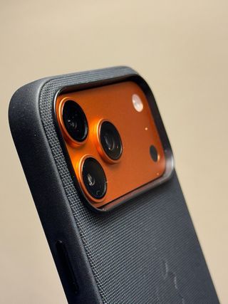 Funda iPhone 17 Pro Max TechWoven Negra