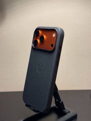 Funda iPhone 17 Pro Max TechWoven Negra