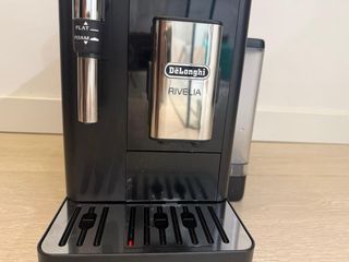 Cafetera DeLonghi Rivelia Automática