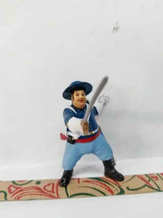 Lote Figuras El Zorro: Elena, García y Zorro