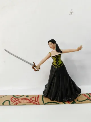 Lote Figuras El Zorro: Elena, García y Zorro