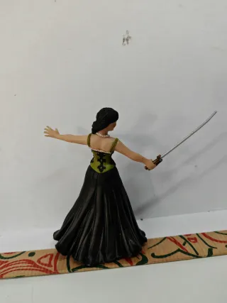 Lote Figuras El Zorro: Elena, García y Zorro
