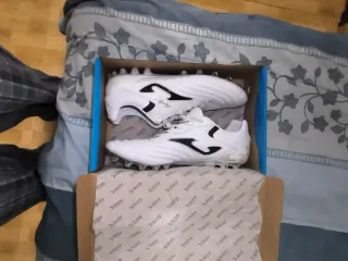Zapatos de fútbol Joma blancos talla 41