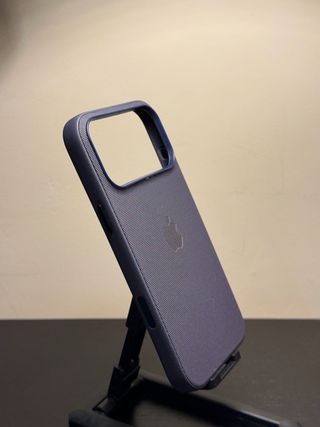 Funda para iPhone 17 Pro Max TechWoven púrpura