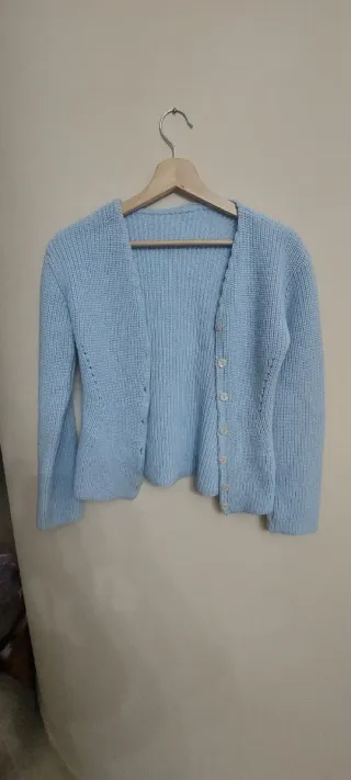 Cardigan azzurro con bottoni