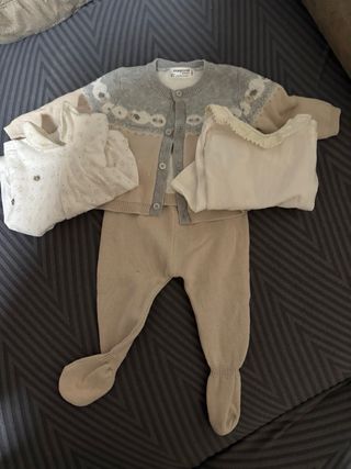 Lote Ropa Bebé Niña/Niño 4 trajes 2 bodys