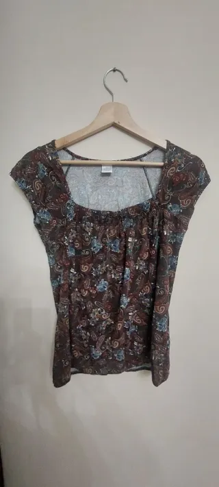 T-shirt fantasia marrone