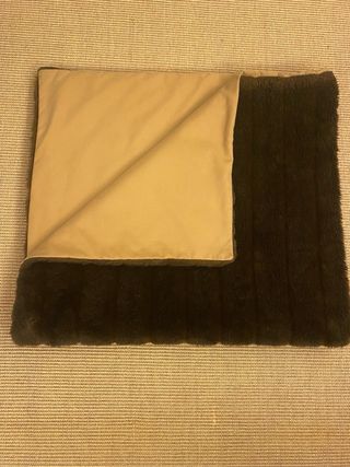 Manta Zara Home pelo suave marrón