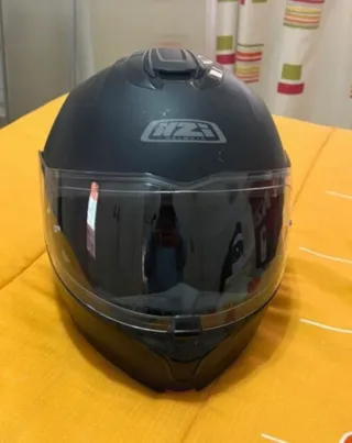 Casco de moto negro