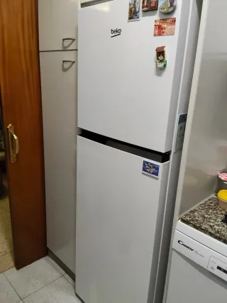 Nevera Beko Blanca.