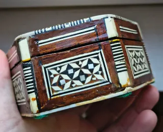 Porta oggetti esagonale intarsiato