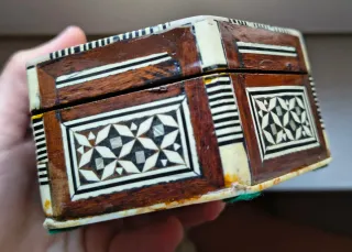 Porta oggetti esagonale intarsiato