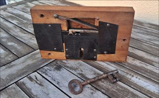 Fechadura Antiga Medieval