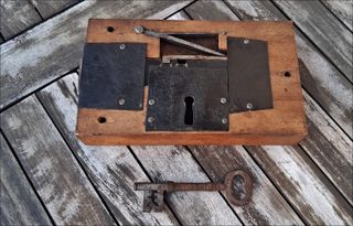 Fechadura Antiga Medieval