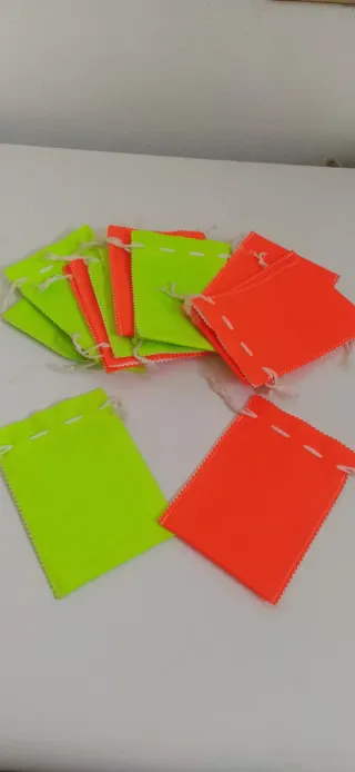 Sacchetti portaoggetti colorati